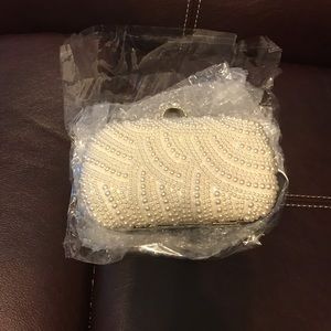 New With Tags Ladies Clutch Purse Pearls Cream